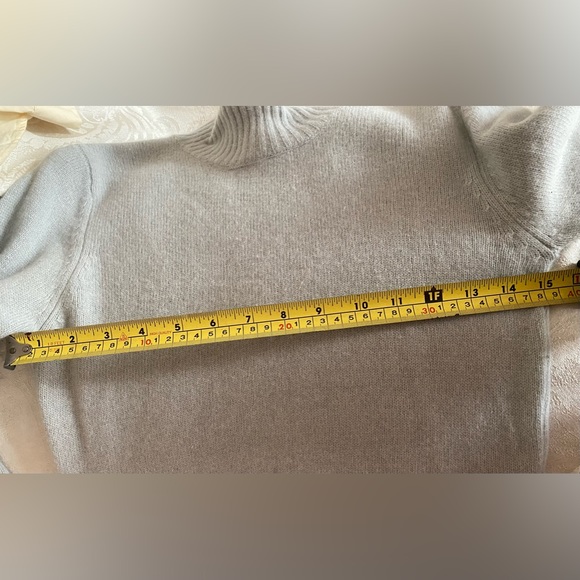 Moiselle Light-blue turtleneck wool Sweater. Women's XS. - Picture 7 of 10